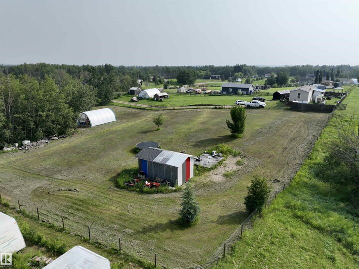 Property Photo:  320 & 321 57201 Rng Rd 102  AB T0A 2G0 