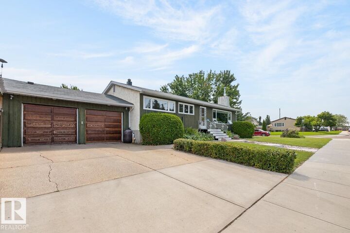 Property Photo:  7607 75 Avenue NW  AB T6C 0G2 