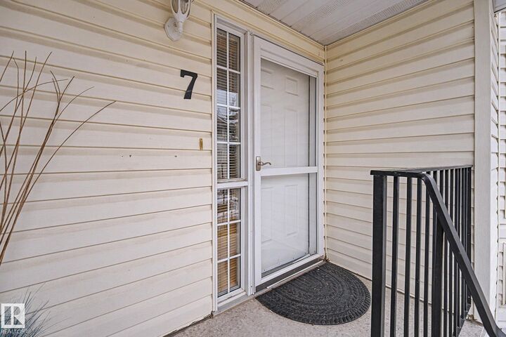 Property Photo:  10 Devon Close 7  AB T8N 6B6 