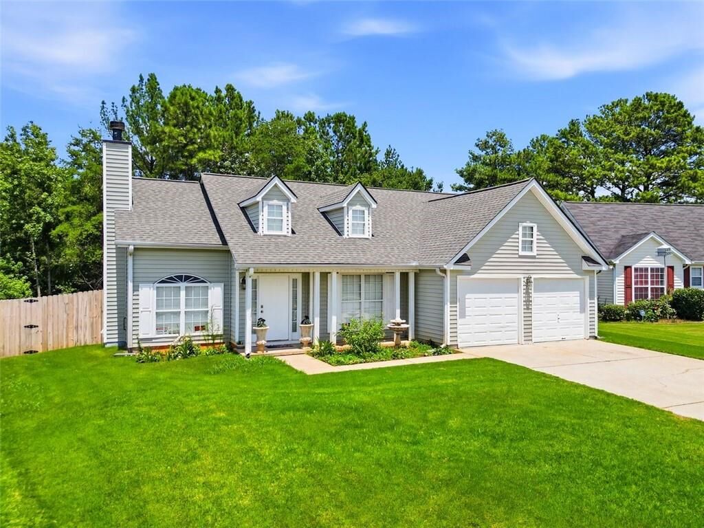 Property Photo: 1016 Meadow Glen Circle GA 30213