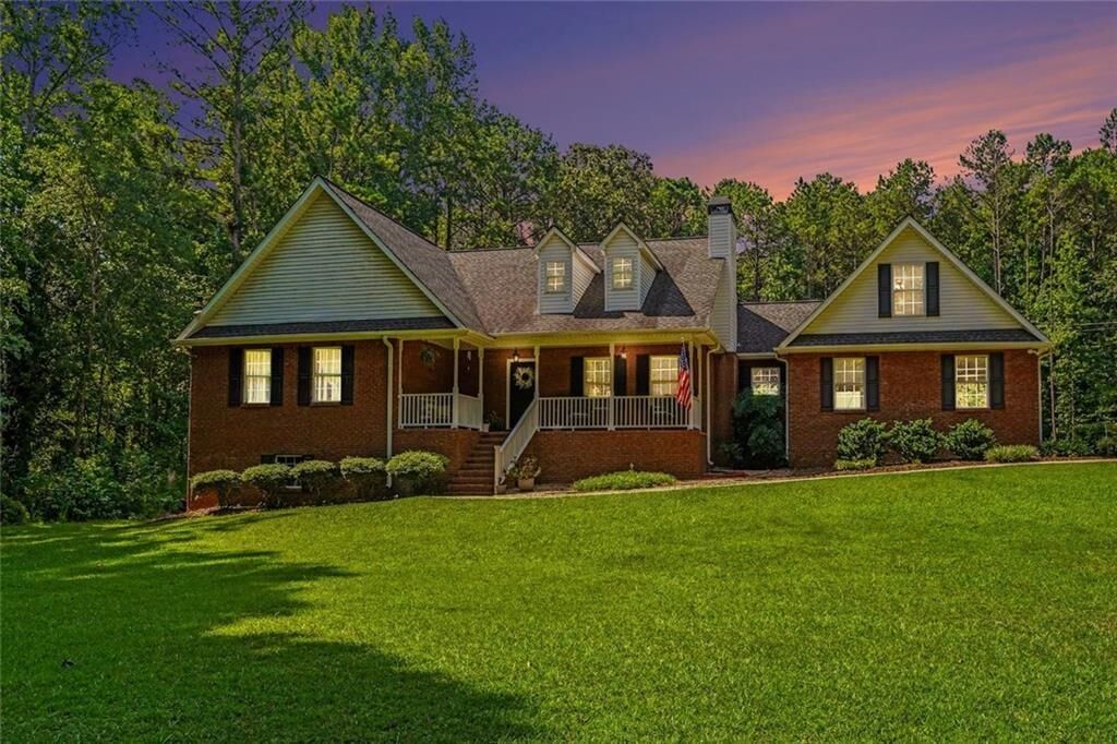 Property Photo: 758 Hemphill Road GA 30281