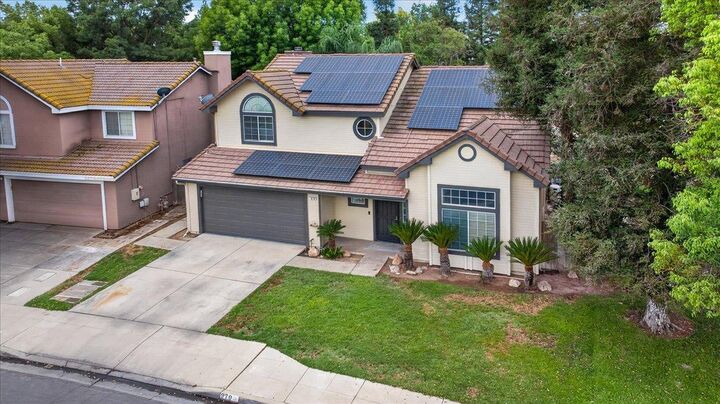 Property Photo:  970 N Bush Avenue  CA 93611 