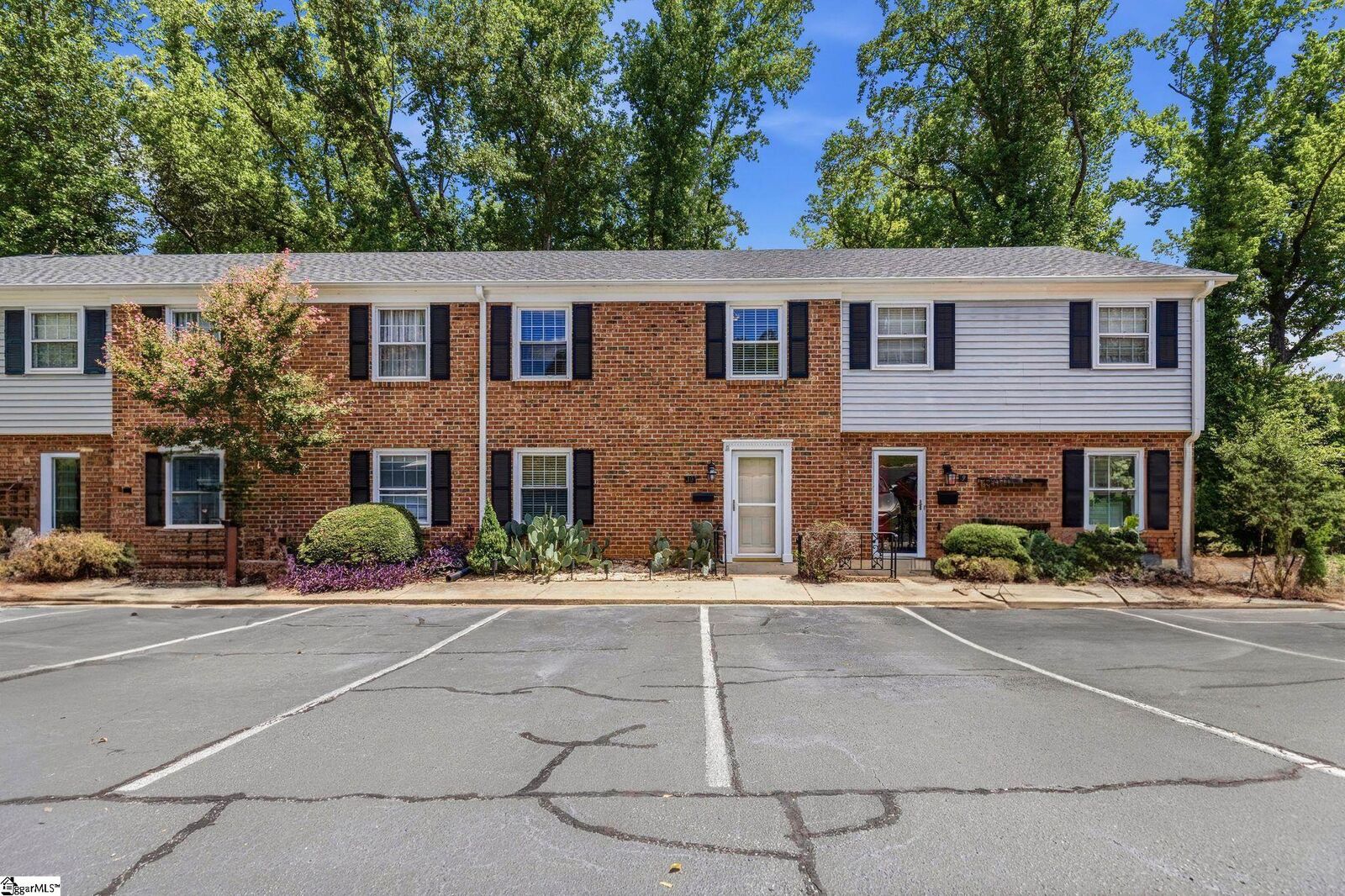 Property Photo: 815 Edwards Road Unit 10 SC 29615
