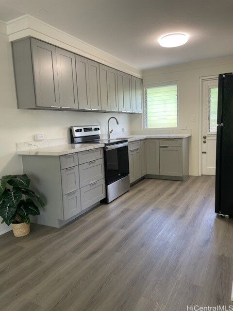 Property Photo: 725 Kihapai Place B1 HI 96734