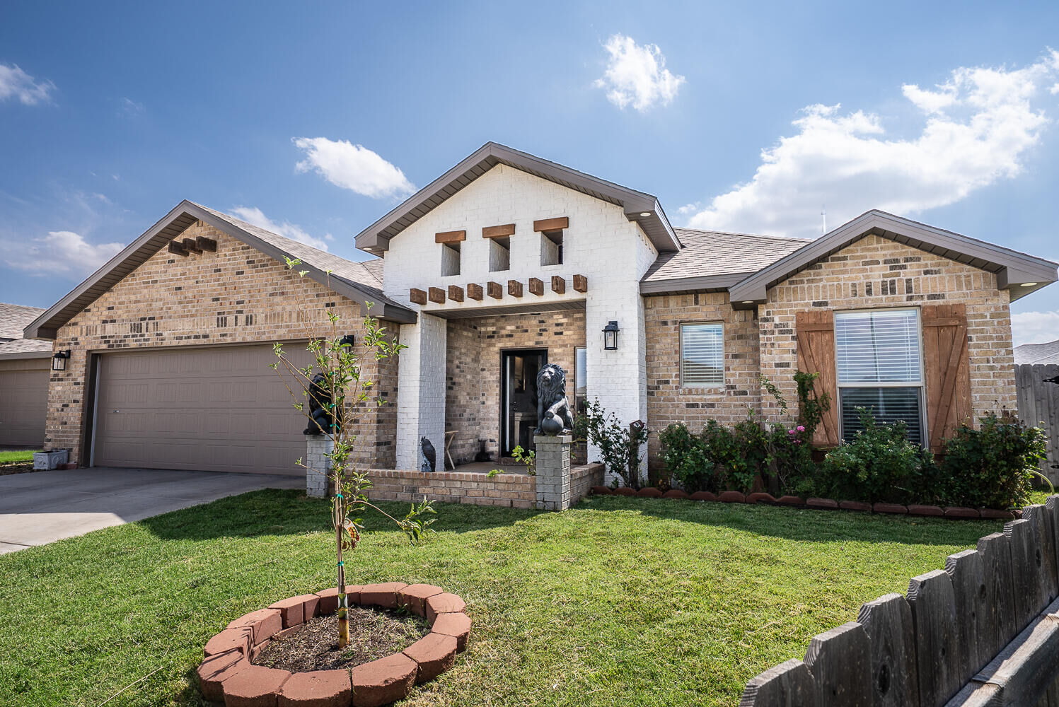 Property Photo:  2704 Viola Avenue  TX 79407 