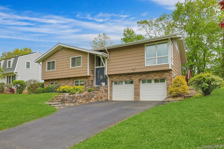Property Photo:  7 Lorenz Drive  NY 10595 