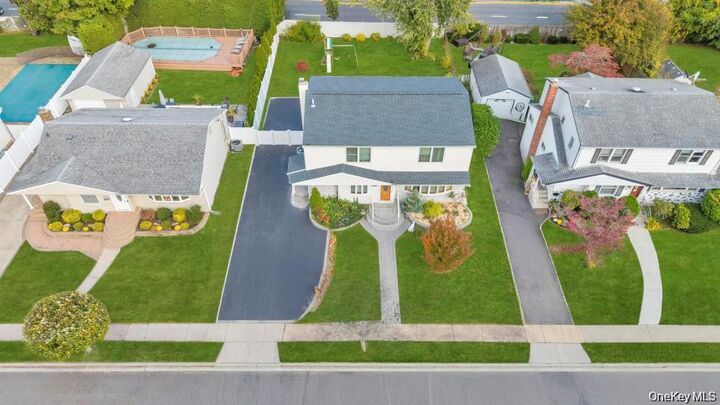 Property Photo:  30 Andover Lane  NY 11801 