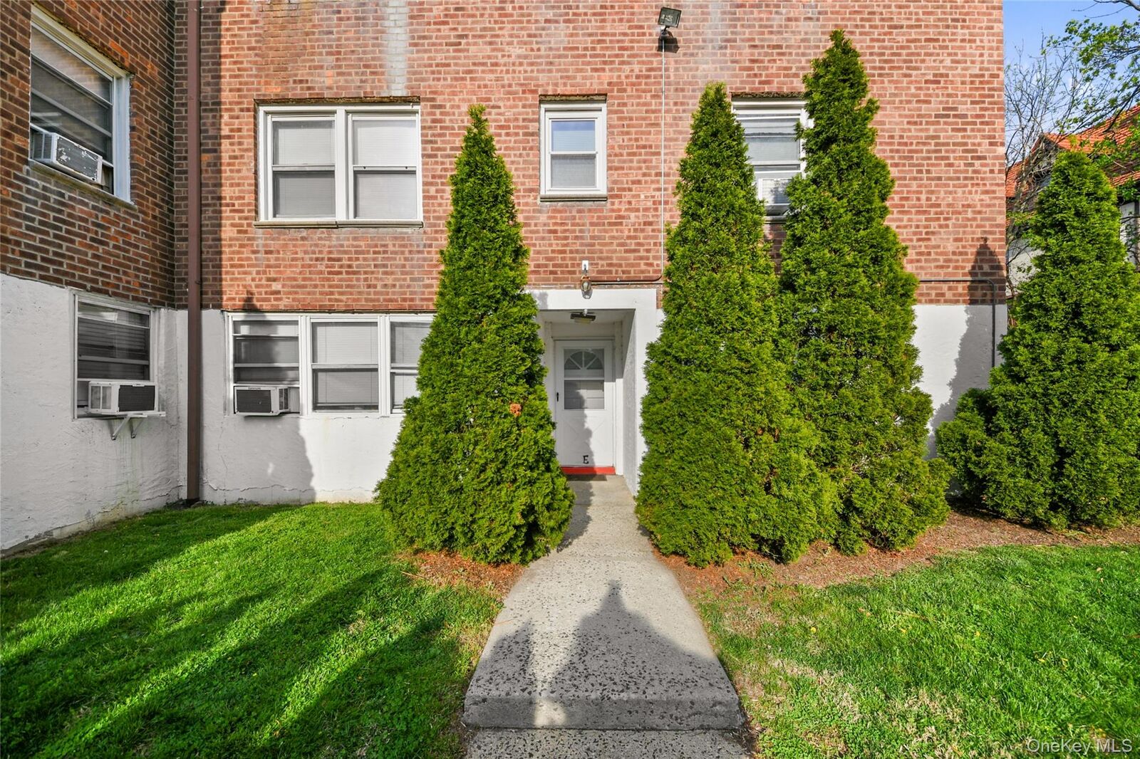 Property Photo: 79 N Broadway E NY 10603