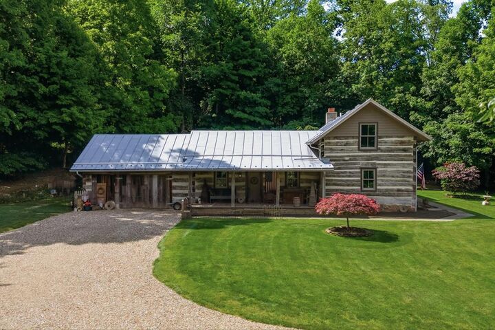 Property Photo: 609 McBride Rd OH 44905