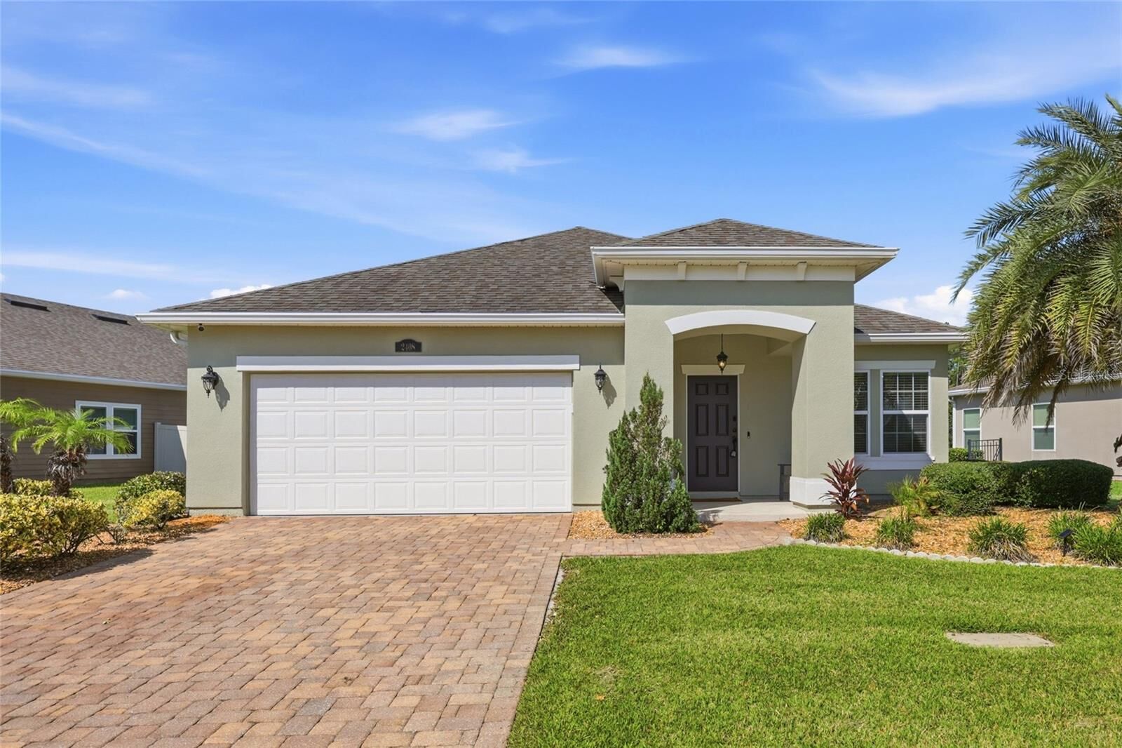 Property Photo: 2408 Las Calinas Boulevard FL 32095