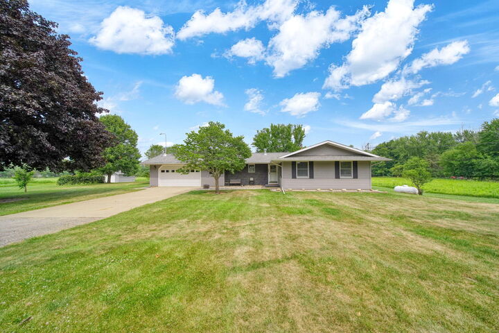 Property Photo: 755 S Smith Road MI 48827