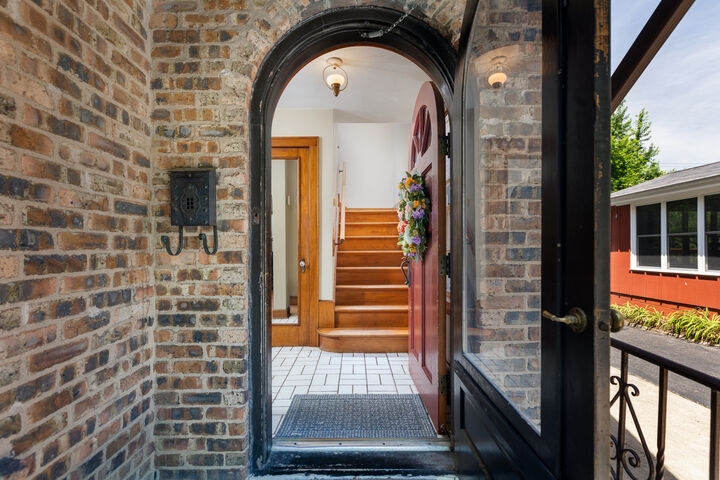 Property Photo: 815 N Eagle Street IL 60563