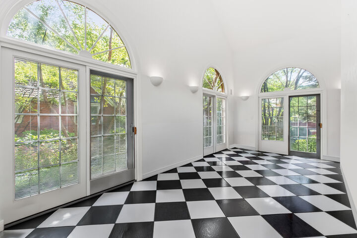 Property Photo: 22 Regent Wood Road IL 60093