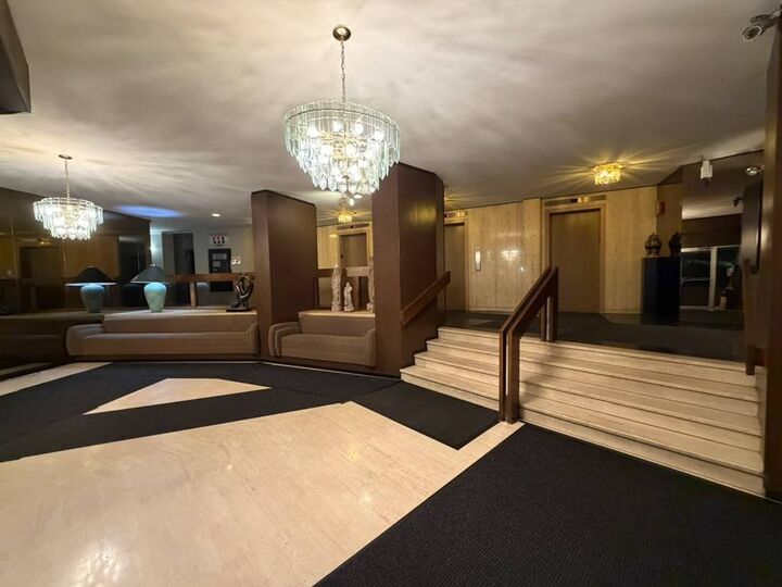 Property Photo:  7061 N Kedzie Avenue 1102  IL 60645 