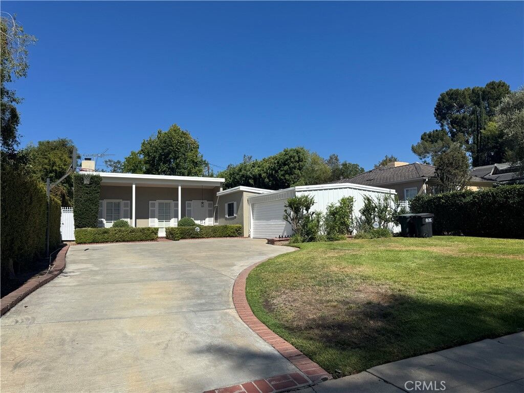 Property Photo: 565 Sierra Vista CA 91108