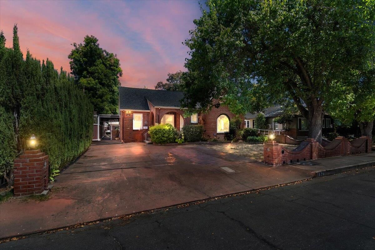 Property Photo:  121 S Lincoln Street  CA 95678 