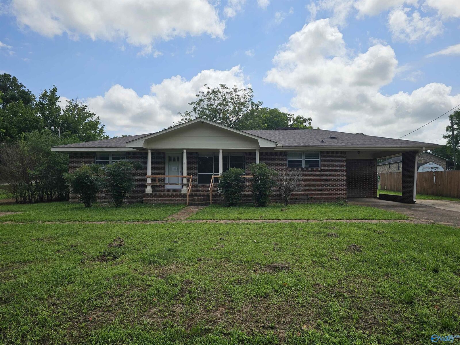 Property Photo:  109 Pinhook Road  AL 35650 