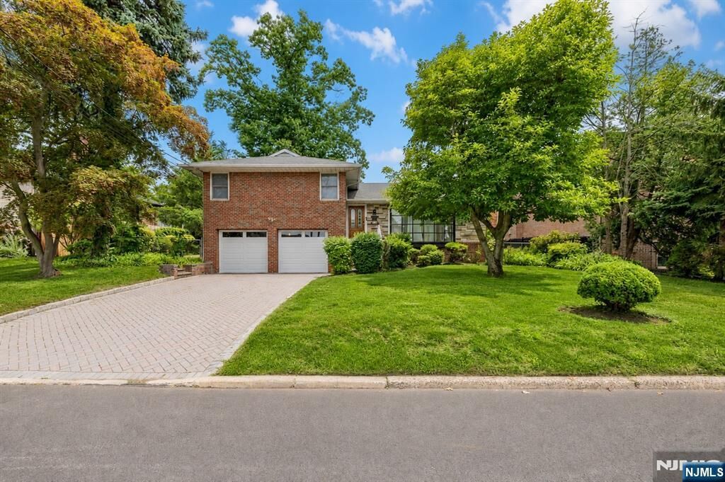 Property Photo:  545 Summit Street  NJ 07632 