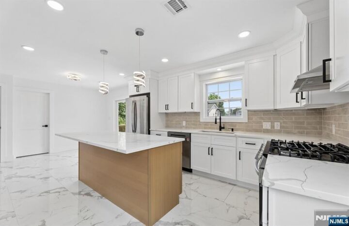 Property Photo:  8 Annette Terrace  NJ 07544 