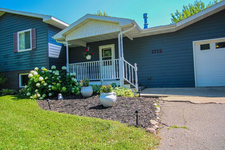 Property Photo: 1712 Cranberry Lane NE MN 56308