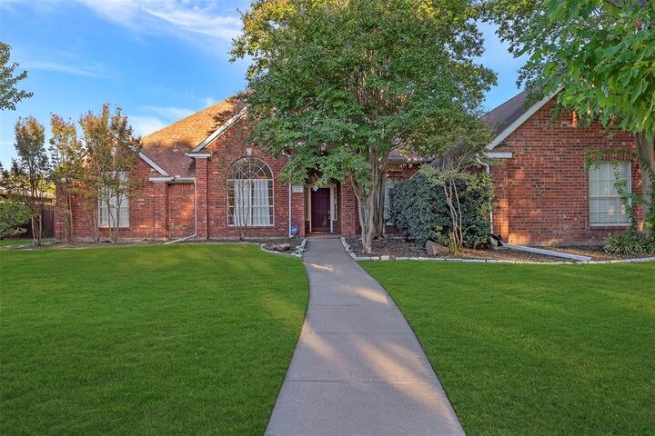 Property Photo:  109 Killdeer Court  TX 76092 