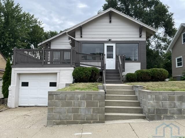 Property Photo:  2410 S Clinton  IA 51106 