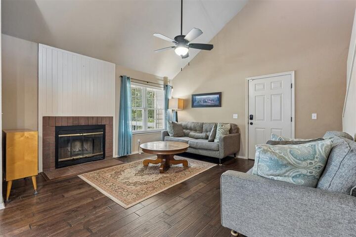 Property Photo: 905 W Parkway Drive OK 74075