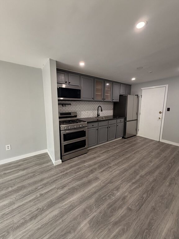 Property Photo:  262 E Haverhill St 21  MA 01841 