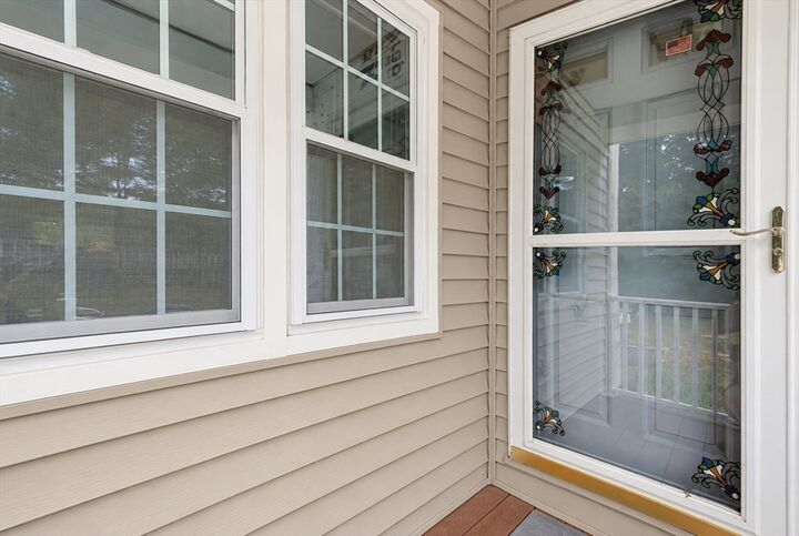 Property Photo: 206 Laurelwood Dr 206 MA 01747
