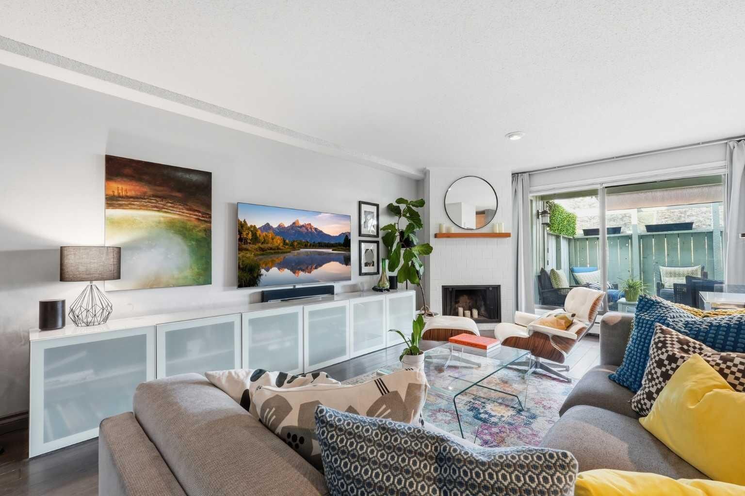 Property Photo: 10120 Brookpark Boulevard SW 214 AB T2W 3G3