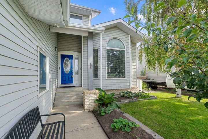 Property Photo:  1114 Whitfield Avenue  AB T0M 0S0 