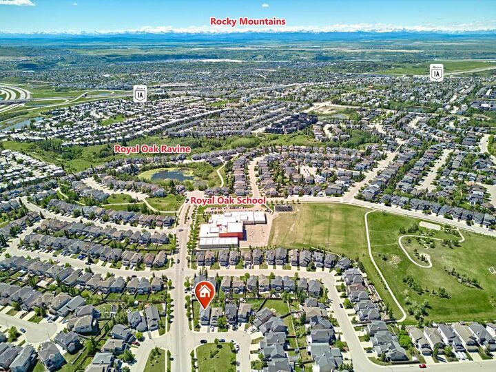 Property Photo:  153 Royal Birch Bay NW  AB T3G 5X6 