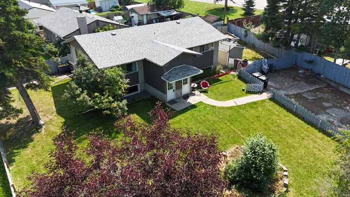 Property Photo: A & B, 110 Maskuta Drive A &Amp B AB T7V 1E7
