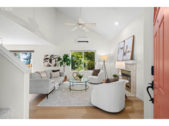 Property Photo: 711 Warren St OR 97045