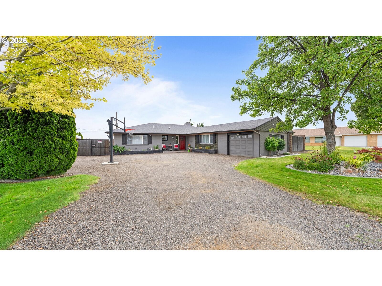 Property Photo: 428 N Underwood St WA 99336
