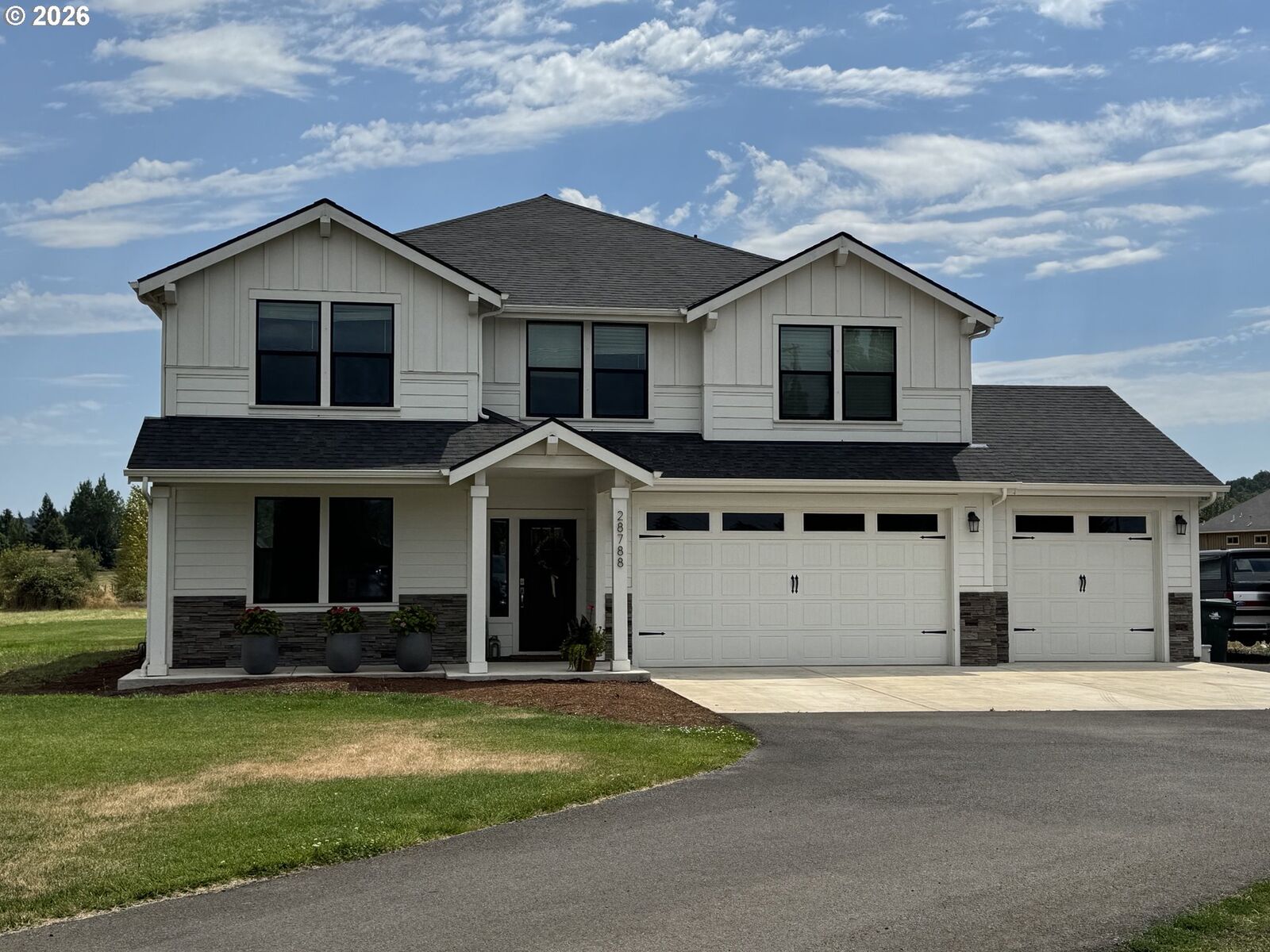 Property Photo: 28788 Royal Ave OR 97402