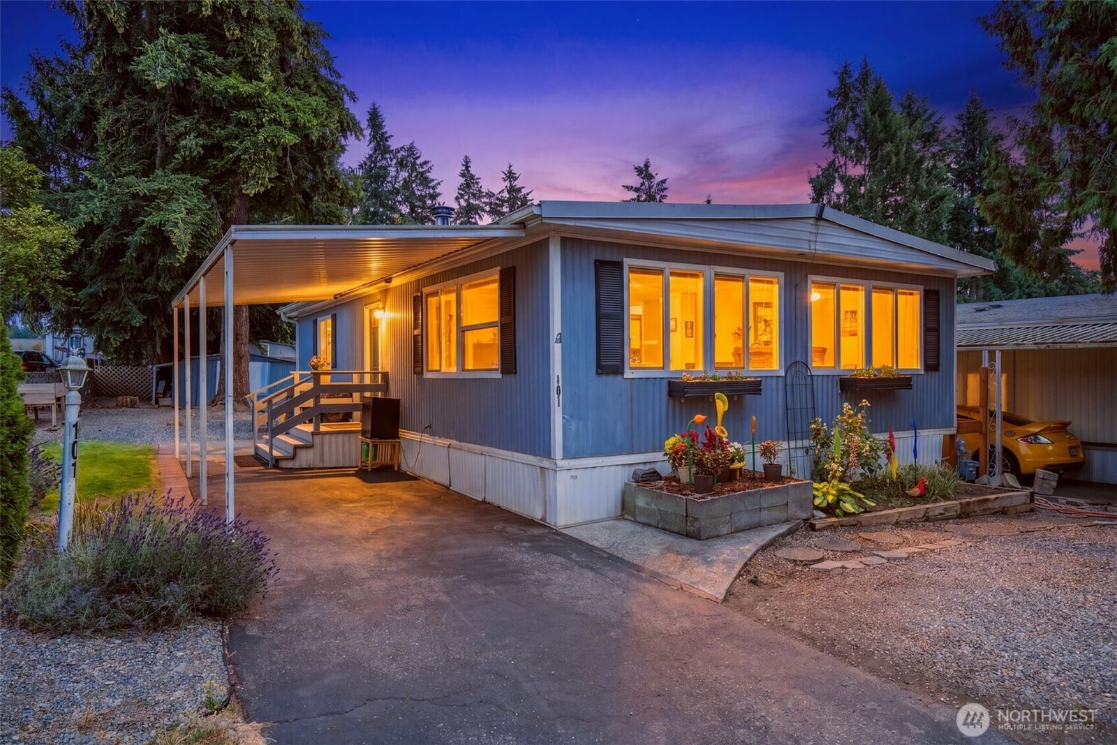 Property Photo:  7301 NE 175th Street 101  WA 98028 