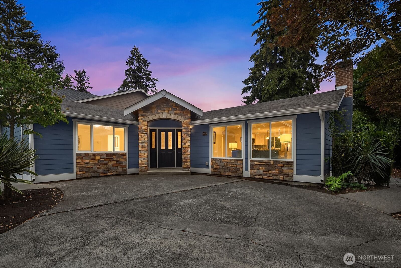 Property Photo:  2205 NE 28th Street  WA 98056 