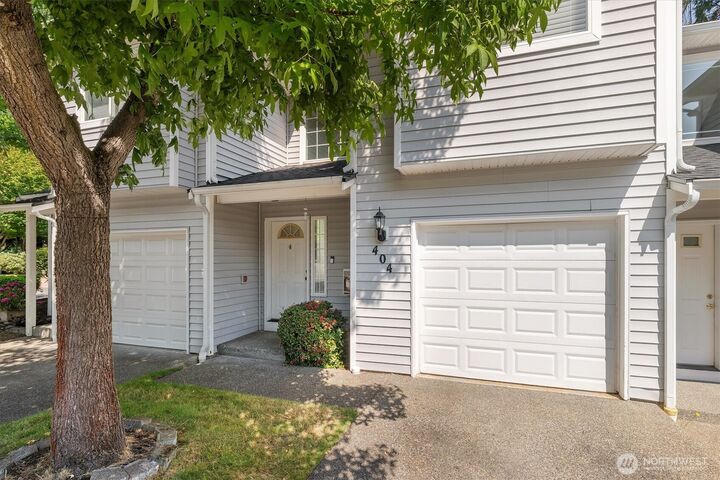 Property Photo: 2220 S 336th Street 404 WA 98003