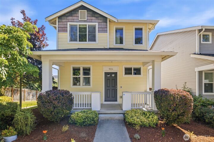 Property Photo: 7624 39th Avenue S WA 98118