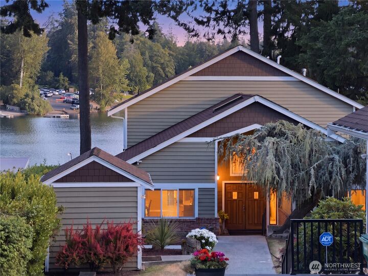 Property Photo: 2529 S 304th Street WA 98003