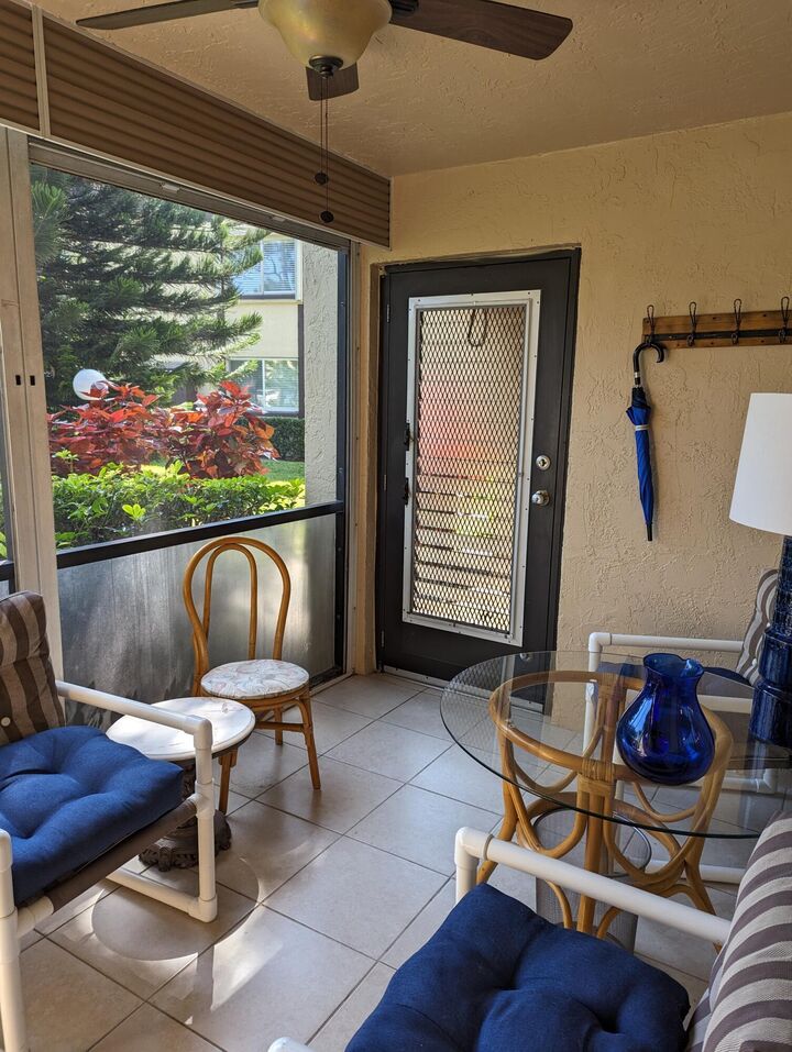 Property Photo: 407 Pine Glen Lane B-1 FL 33463