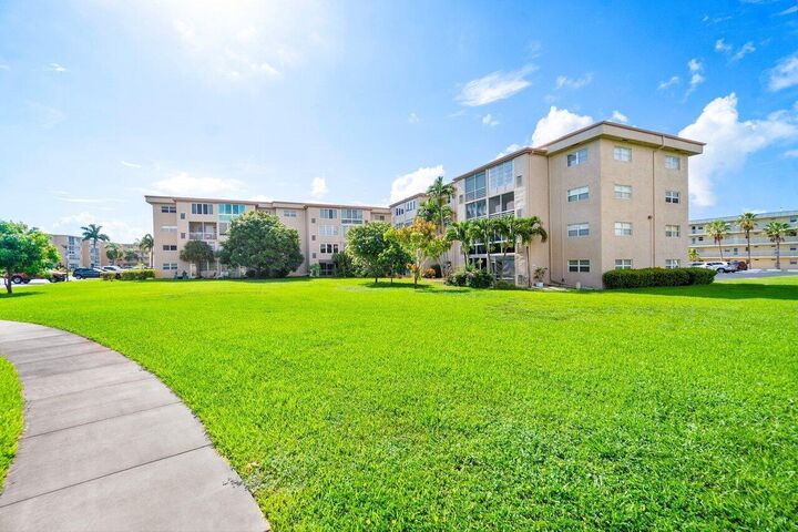 Property Photo: 2615 NE 1st Court 407 FL 33435