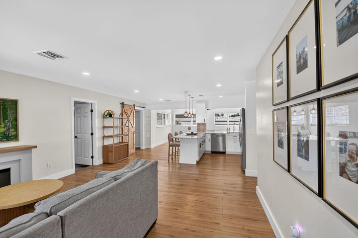 Property Photo: 432 W Shadyside Circle FL 33415