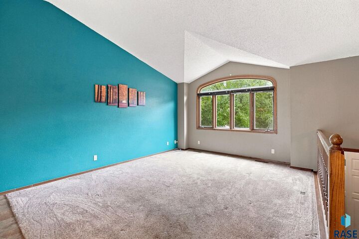 Property Photo: 900 E Magnolia Dr SD 57005-1056
