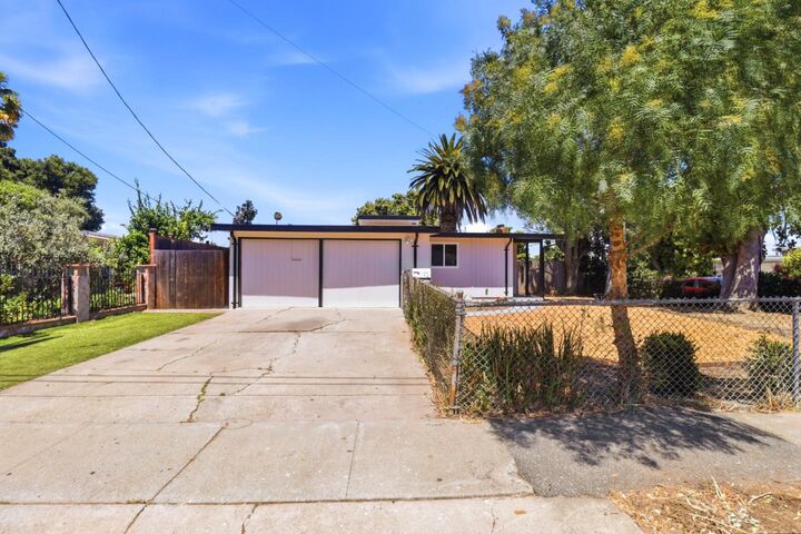 Property Photo: 1827 Stevens Avenue CA 94303