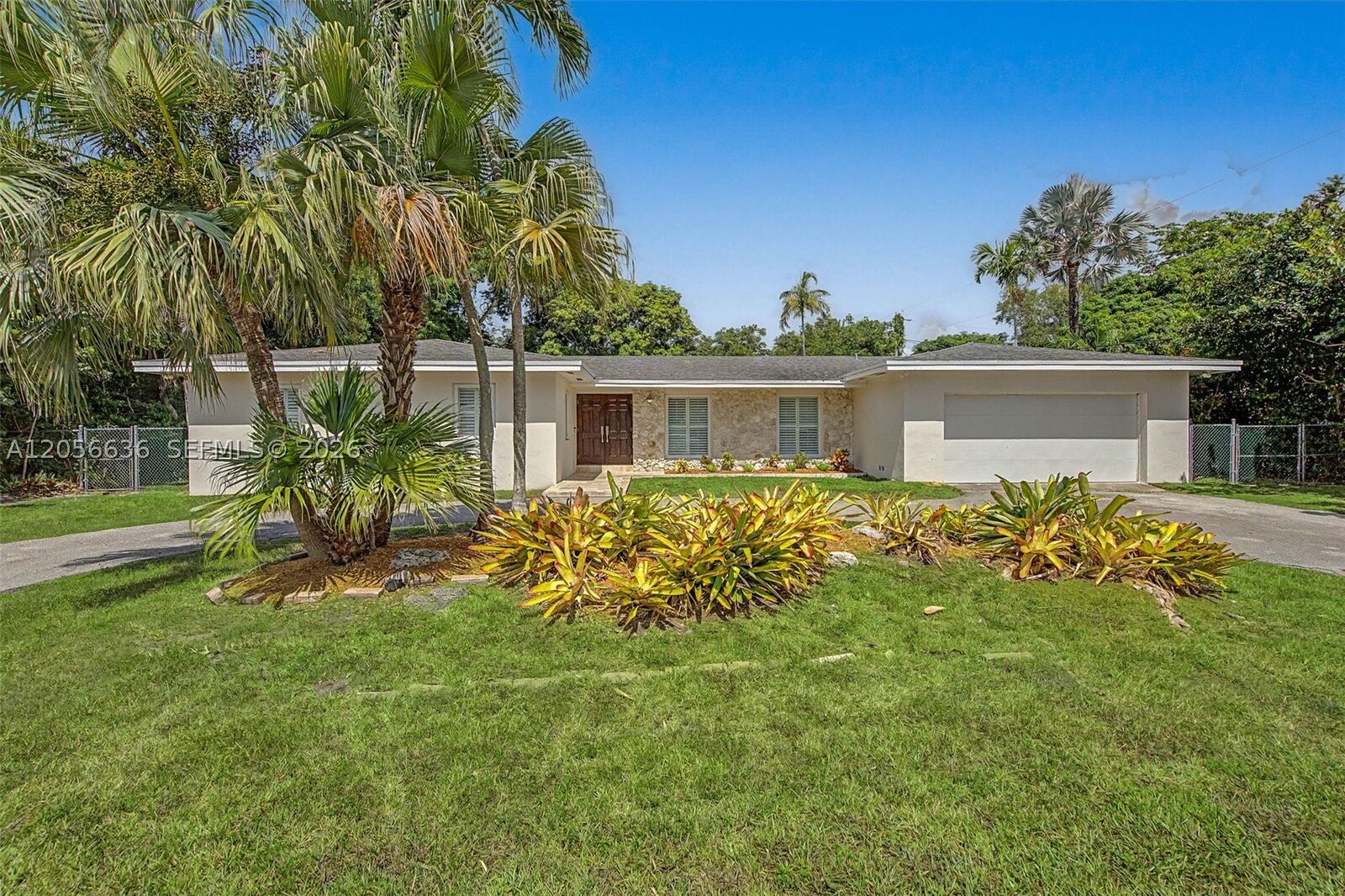 Property Photo: 15540 SW 82nd Ct FL 33157