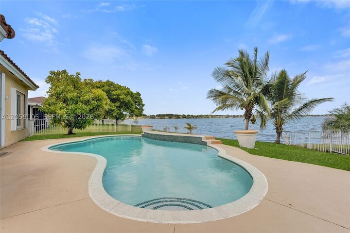 Property Photo:  2339 NW 195th Ave 2339  FL 33029 