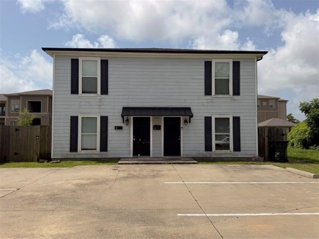 Property Photo: 629 Louie Street LA 70601