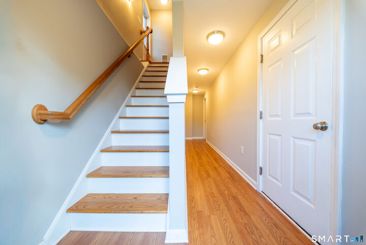 Property Photo:  9 Englewood Avenue C  CT 06110 